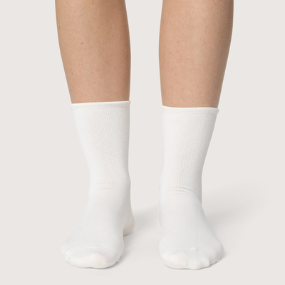 “Diyabetli İnsanlar İçin Ayak Sağlığı: Uygun Çorap Seçimi”